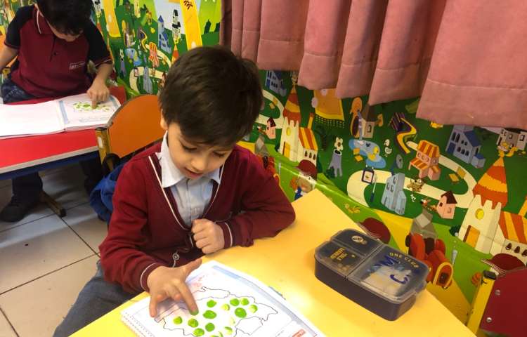 ماهرشو:در جهت تقویت رشد اجتماعی و افزایش خلاقیت، نقشه‌ی ایران با اثر انگشت کامل شد. 3