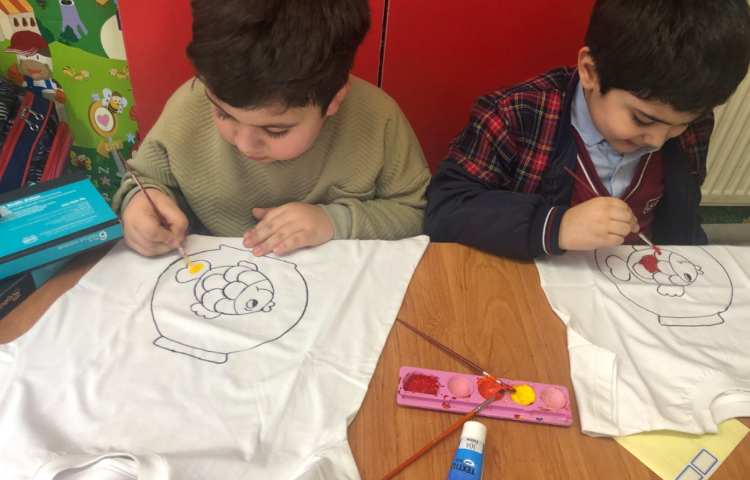 ماهرشو:چاپ و رنگ‌آمیزی تنگ ماهی روی لباس 6