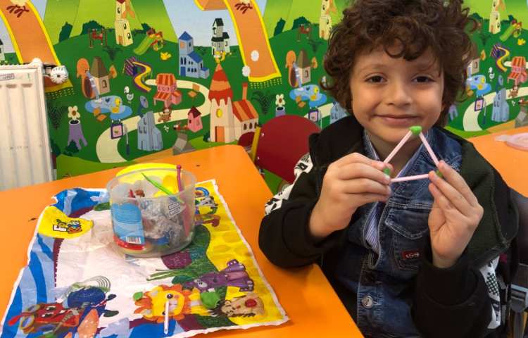 ماهرشو: با توجه به یادگیری اشکال هندسی با نی و خمیر اشکال را درست کردیم