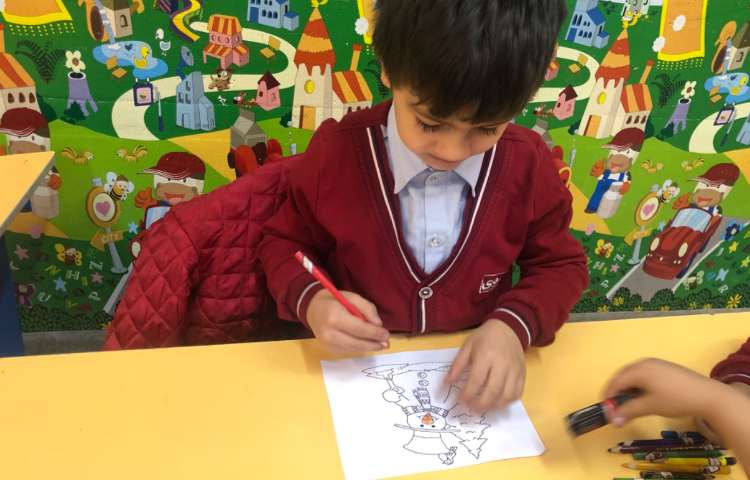 ماهرشو :برای تثبیت یادگیری نشانه (ف) آدم برفی و برف درست کردیم . 3