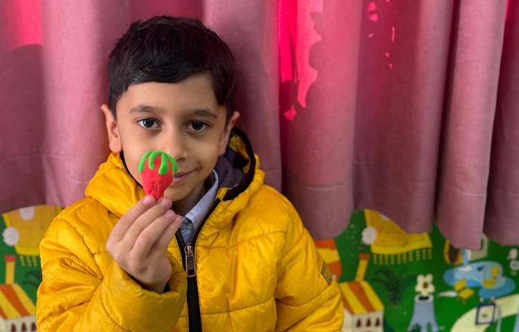 ماهرشو: درست کردن توت‌فرنگی(جهت تثبیت یادگیری نشانه‌ی ت) 4