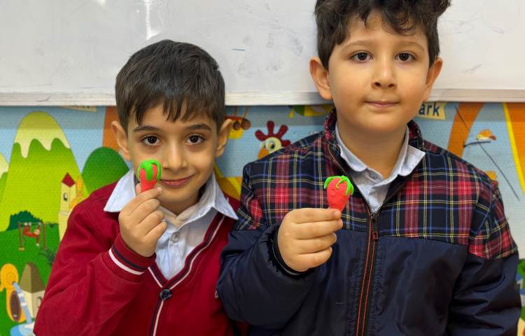 ماهرشو: درست کردن توت‌فرنگی(جهت تثبیت یادگیری نشانه‌ی ت) 5