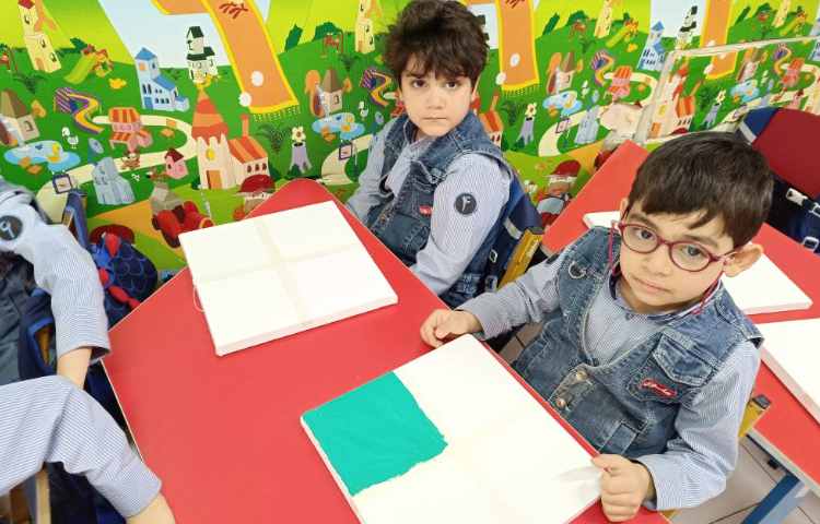 ماهر شو(شروع رنگ‌آمیزی تابلوی چهارفصل) 1