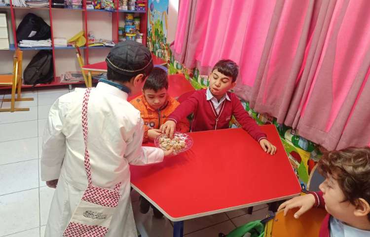 ماهر شو آشنایی با شهر اهواز و درست کردن توپک خرمایی 2