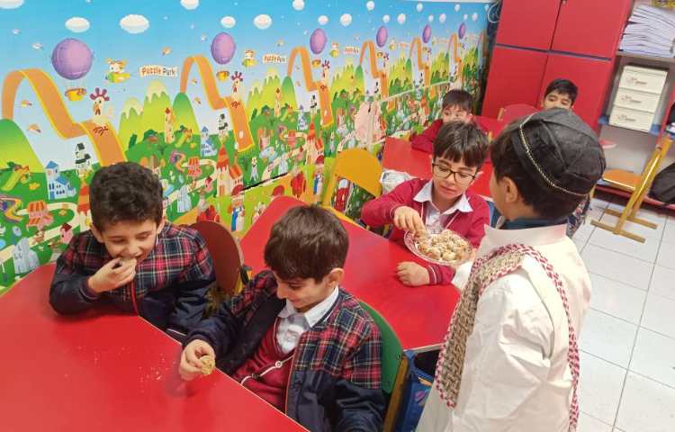 ماهر شو آشنایی با شهر اهواز و درست کردن توپک خرمایی 5