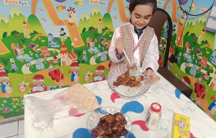 ماهر شو آشنایی با شهر اهواز و درست کردن توپک خرمایی 6