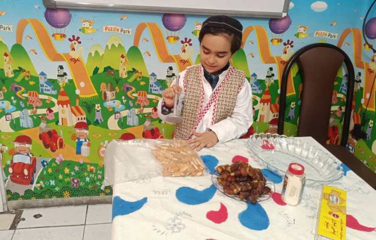 ماهر شو آشنایی با شهر اهواز و درست کردن توپک خرمایی 7