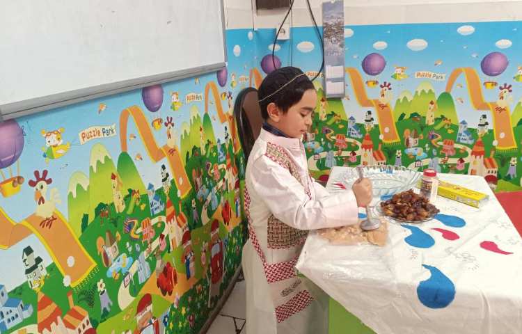 ماهر شو آشنایی با شهر اهواز و درست کردن توپک خرمایی 8