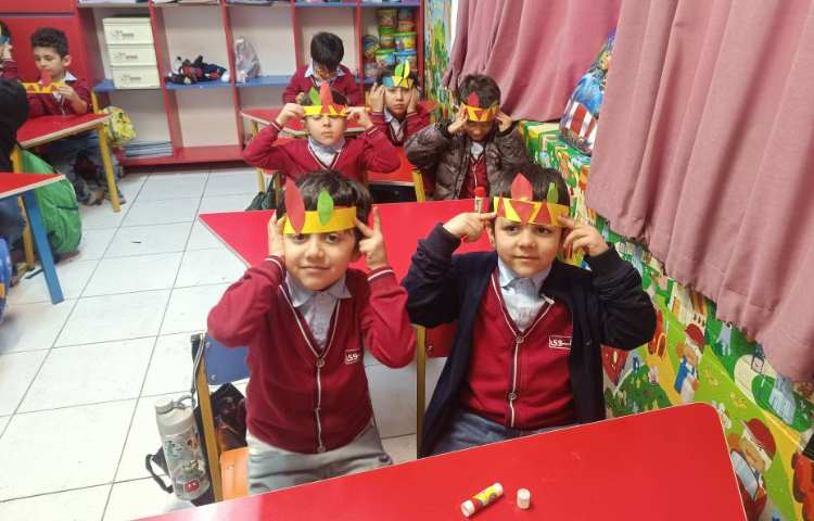 ماهر شو آشنایی با کشور آمریکا و در آخر کاردستی درست کردند . 6