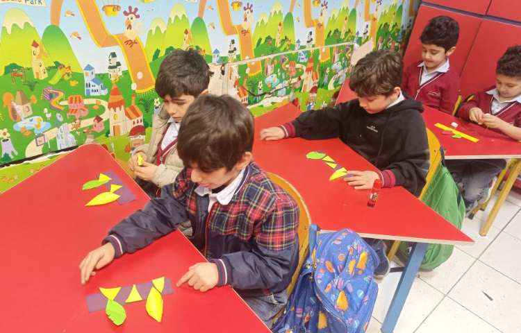 ماهر شو آشنایی با کشور آمریکا و در آخر کاردستی درست کردند . 8