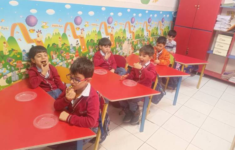 ماهر شو (به کمک بیسکوئیت چراغ راهنمایی و رانندگی درست کردیم) 2