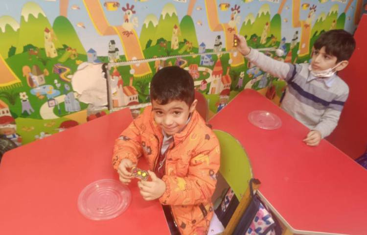 ماهر شو (به کمک بیسکوئیت چراغ راهنمایی و رانندگی درست کردیم) 3