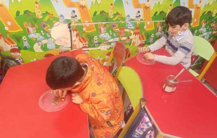 ماهر شو (به کمک بیسکوئیت چراغ راهنمایی و رانندگی درست کردیم) 8