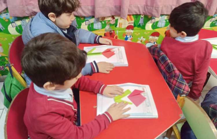 ماهر شو درست کردن کلاژ گل لاله 6