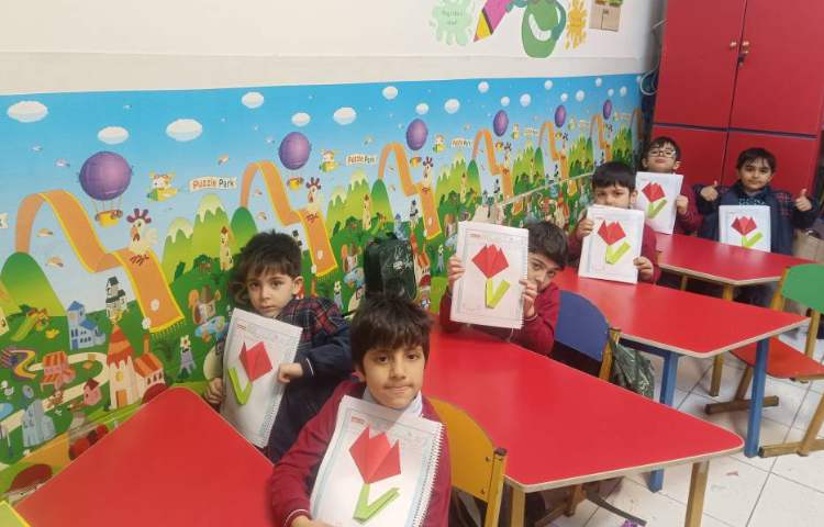 ماهر شو درست کردن کلاژ گل لاله 7