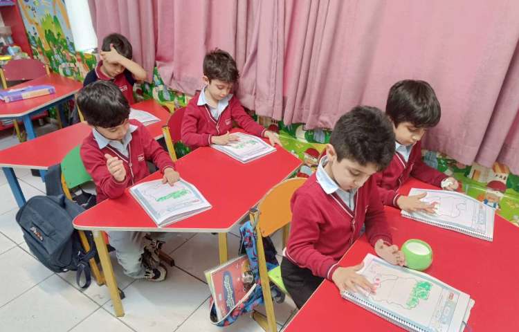 ماهر شو (رنگ آمیزی نقشه ی ایران) 6