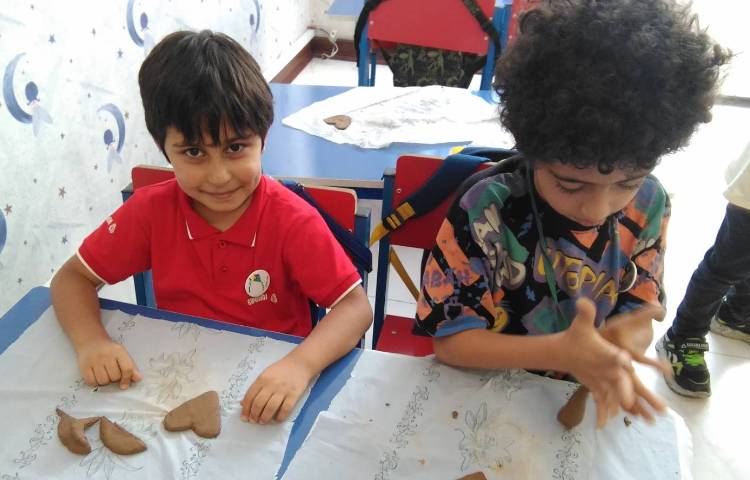 : ماهر شو (کار با سفال)