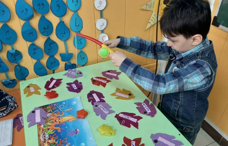 :ماهیگیری کلمات، کلاس توت فرنگی 5