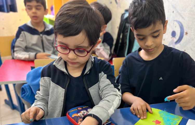 ماهی و دریا با رنگ انگشتی 4