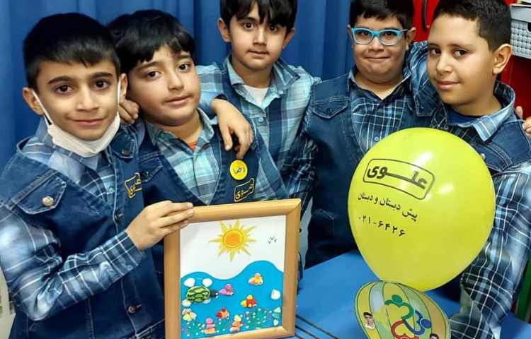 مبحث ساخت آدم برفی هفته ملی علوم دبستان علوی 14