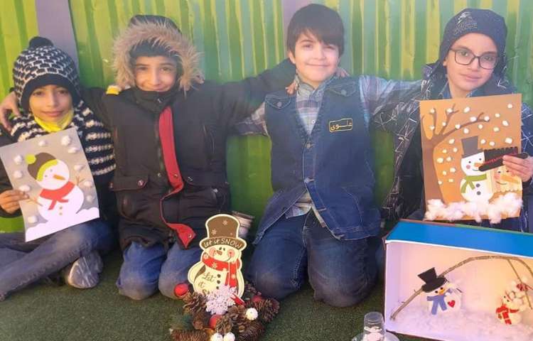 مبحث ساخت آدم برفی هفته ملی علوم دبستان علوی 19