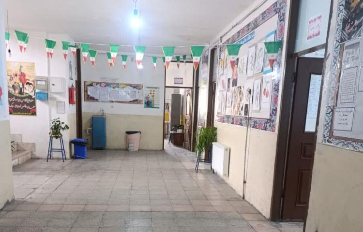 سالن ورودی متوسطه اول دخترانه علم و تربیت مشگین شهر