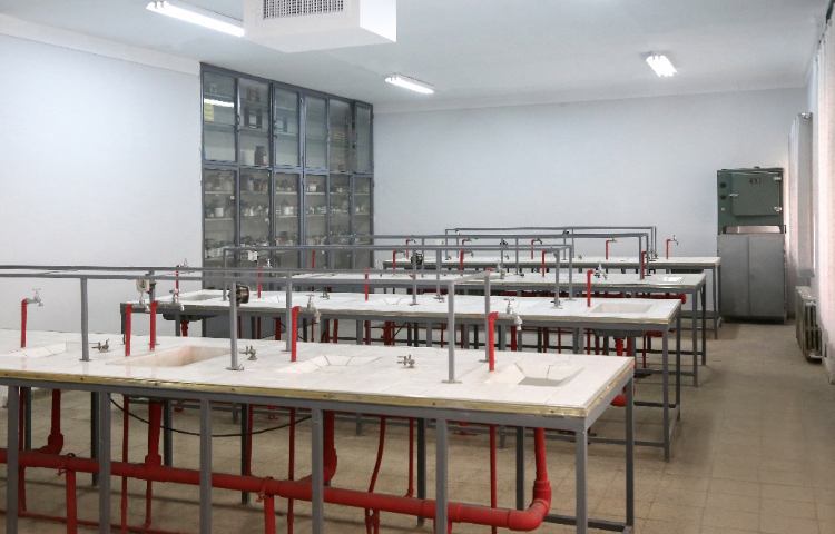 آزمایشگاه متوسطه اول دخترانه منطقه 11 تهران - جمهوری