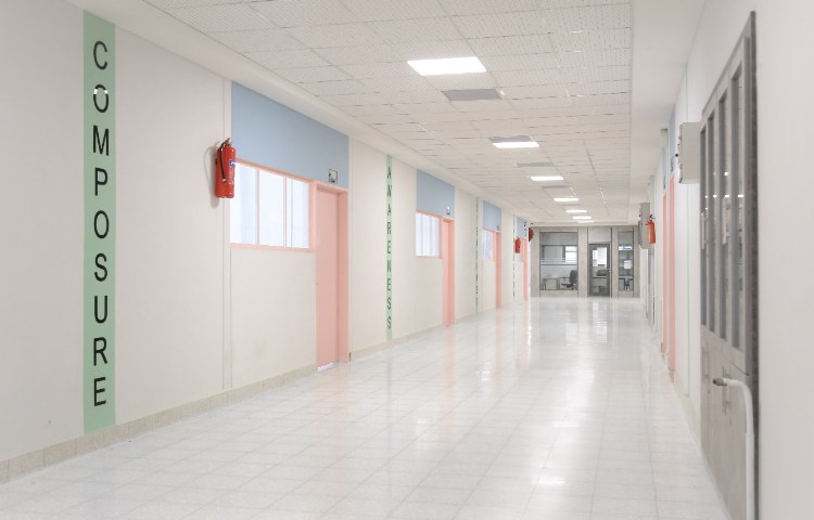 سالن ورودی متوسطه اول دخترانه منطقه 11 تهران - جمهوری