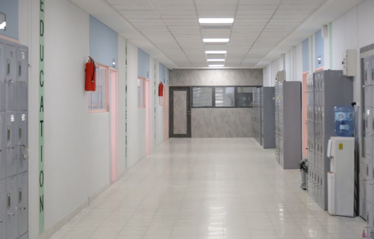 سالن ورودی متوسطه اول دخترانه منطقه 11 تهران - جمهوری