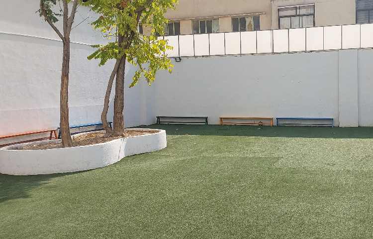 حیاط متوسطه اول دخترانه منطقه 13 تهران - خیابان دماوند