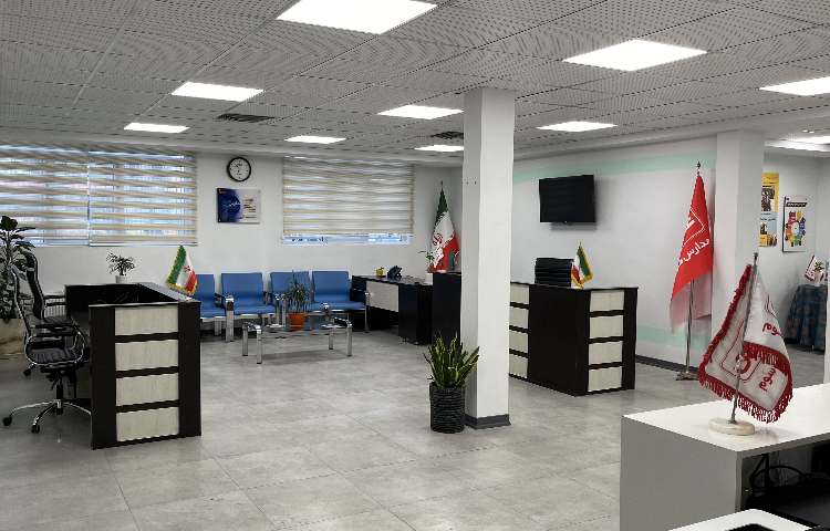 سالن ورودی متوسطه اول دخترانه منطقه 13 تهران - خیابان دماوند