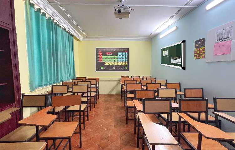 کلاس متوسطه اول دخترانه ناحیه 4 مشهد - توفیق