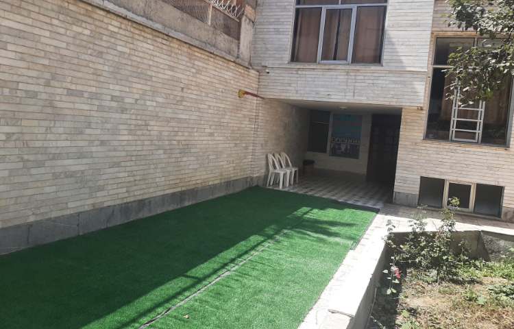 حیاط متوسطه اول دخترانه نخبگان اردبیل