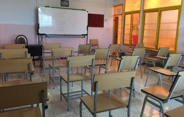 کلاس متوسطه اول دخترانه پرتو علوی ارومیه