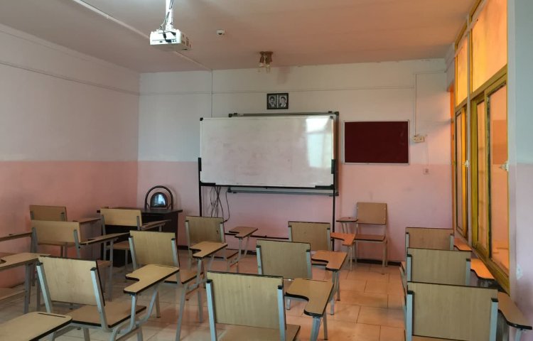 کلاس متوسطه اول دخترانه پرتو علوی ارومیه