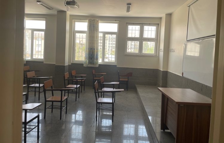 کلاس متوسطه اول پسرانه ابن سینا محلات