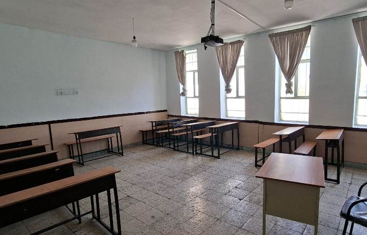 کلاس متوسطه اول پسرانه علم و ادب هشتگرد