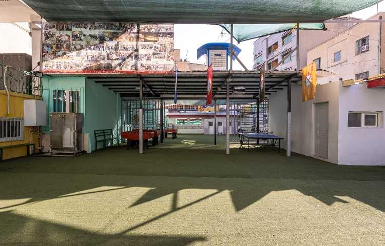 حیاط متوسطه اول پسرانه منطقه 11 تهران - جمهوری