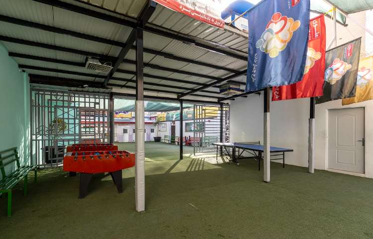 حیاط متوسطه اول پسرانه منطقه 11 تهران - جمهوری