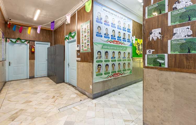 راه‌پله متوسطه اول پسرانه منطقه 11 تهران - جمهوری