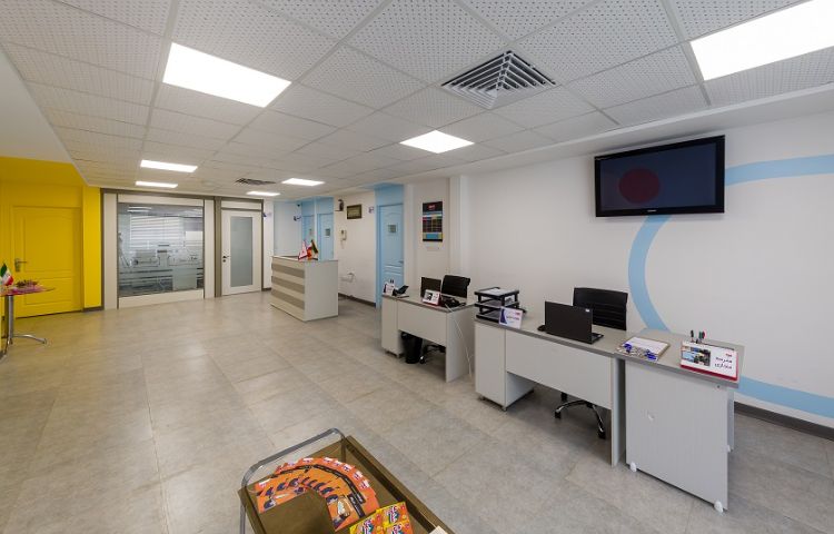 سالن ورودی متوسطه اول پسرانه منطقه 13 تهران - نیروی هوایی