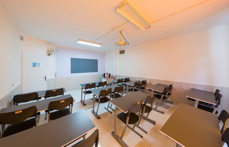 کلاس متوسطه اول پسرانه منطقه 13 تهران - نیروی هوایی