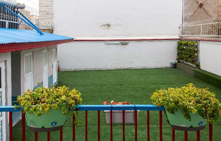 حیاط متوسطه اول پسرانه منطقه 5 تهران - آریاشهر