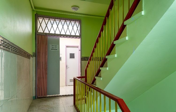 راه‌پله متوسطه اول پسرانه منطقه 5 تهران - آریاشهر