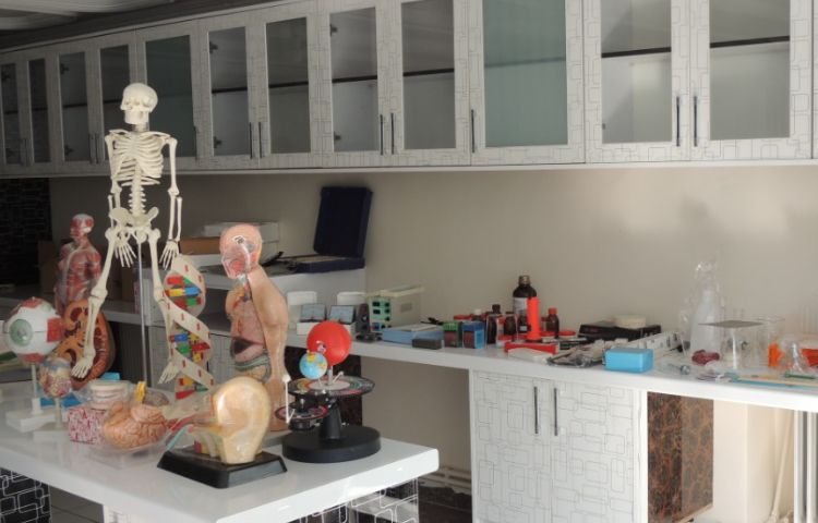 آزمایشگاه متوسطه اول پسرانه ناحیه 1 تبریز - منصور