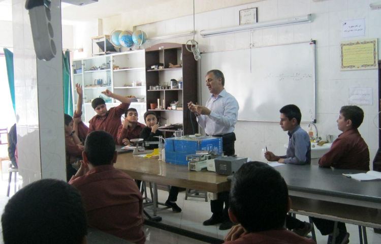 آزمایشگاه متوسطه اول پسرانه ناحیه 1 شیراز - زرگری