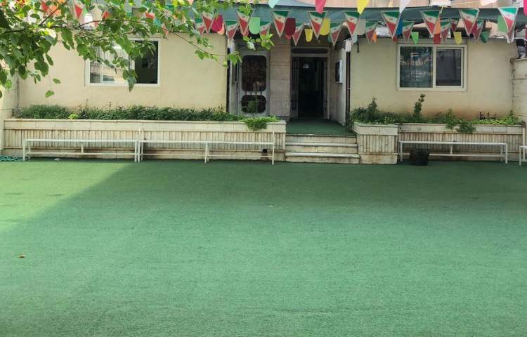 حیاط متوسطه اول پسرانه ناحیه 1 شیراز - زرگری