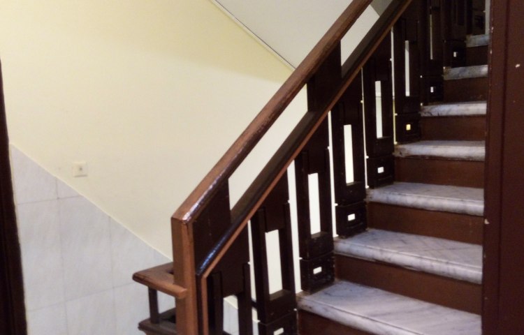 راه‌پله متوسطه اول پسرانه ناحیه 3 اصفهان - هزارجریب