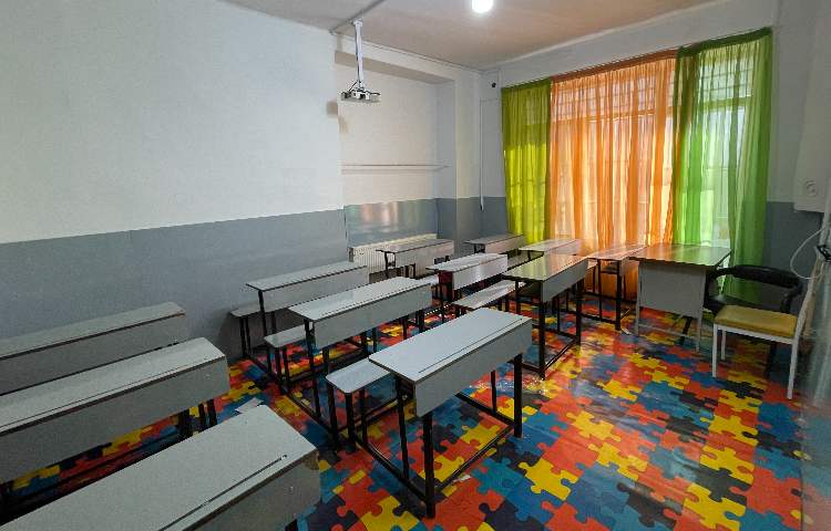 کلاس متوسطه اول پسرانه ناحیه 3 مشهد - بابک