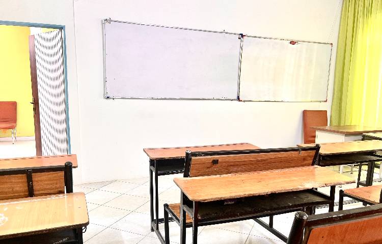 کلاس متوسطه اول پسرانه ناحیه 7 مشهد - وکیل آباد